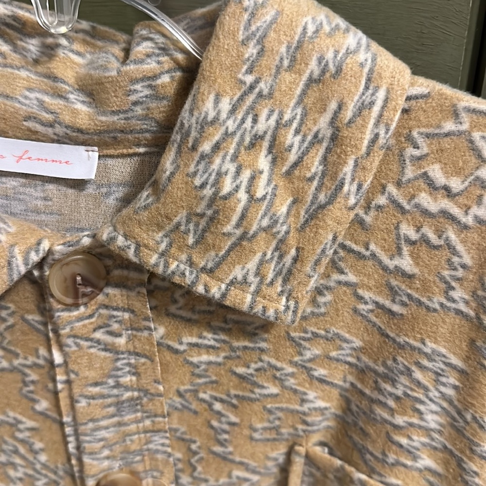 NWOT shacket - Picture 7 of 9
